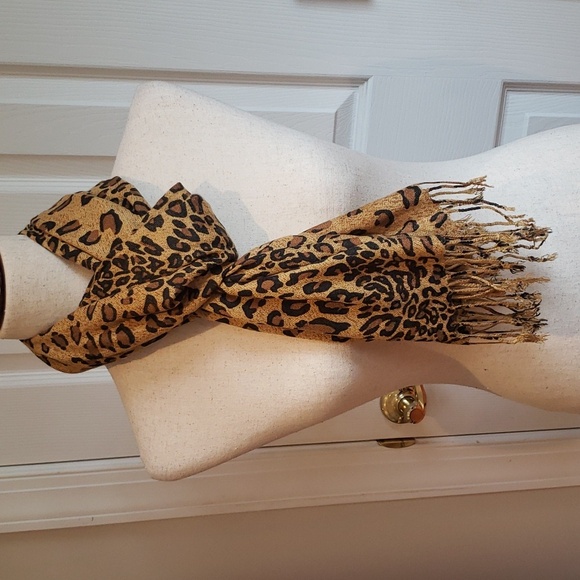 Pashmina & Silk Leopard Print Scarf - Picture 5 of 8